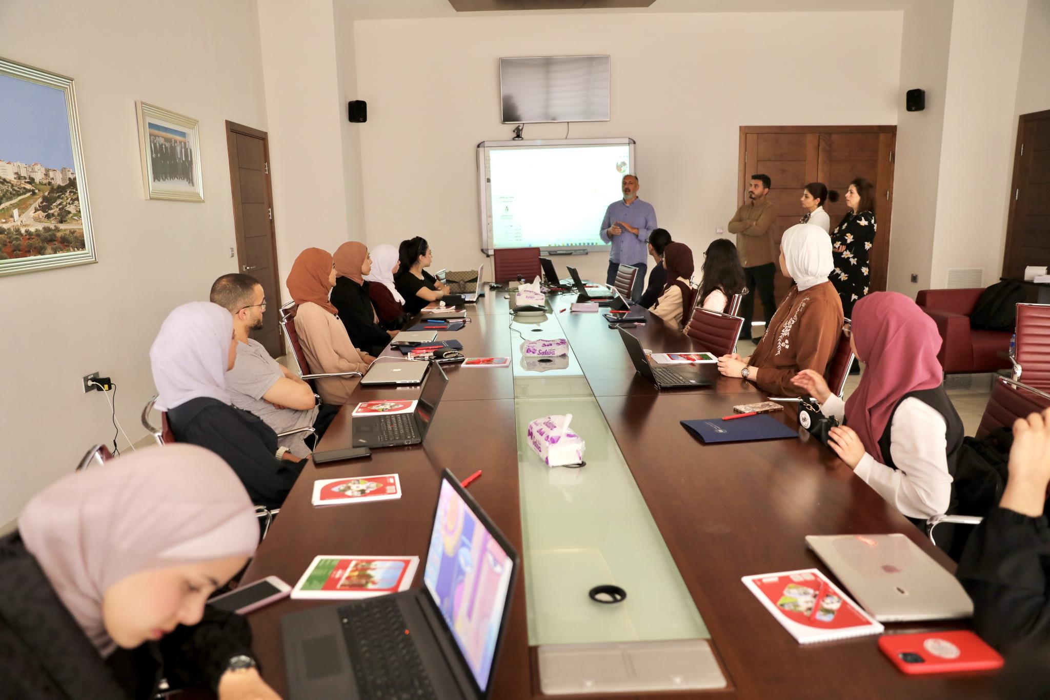 دائرة المكتبة والأرشيف في حرم الجامعة برام الله تنظم دورة تدريبية ضمن مشروع تعزيز ونشر الرواية الفلسطينية