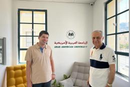 عضو مجلس إدارة الجامعة المهندس زهير حجاوي يتفقد مكتب الجامعة في مدينة حيفا